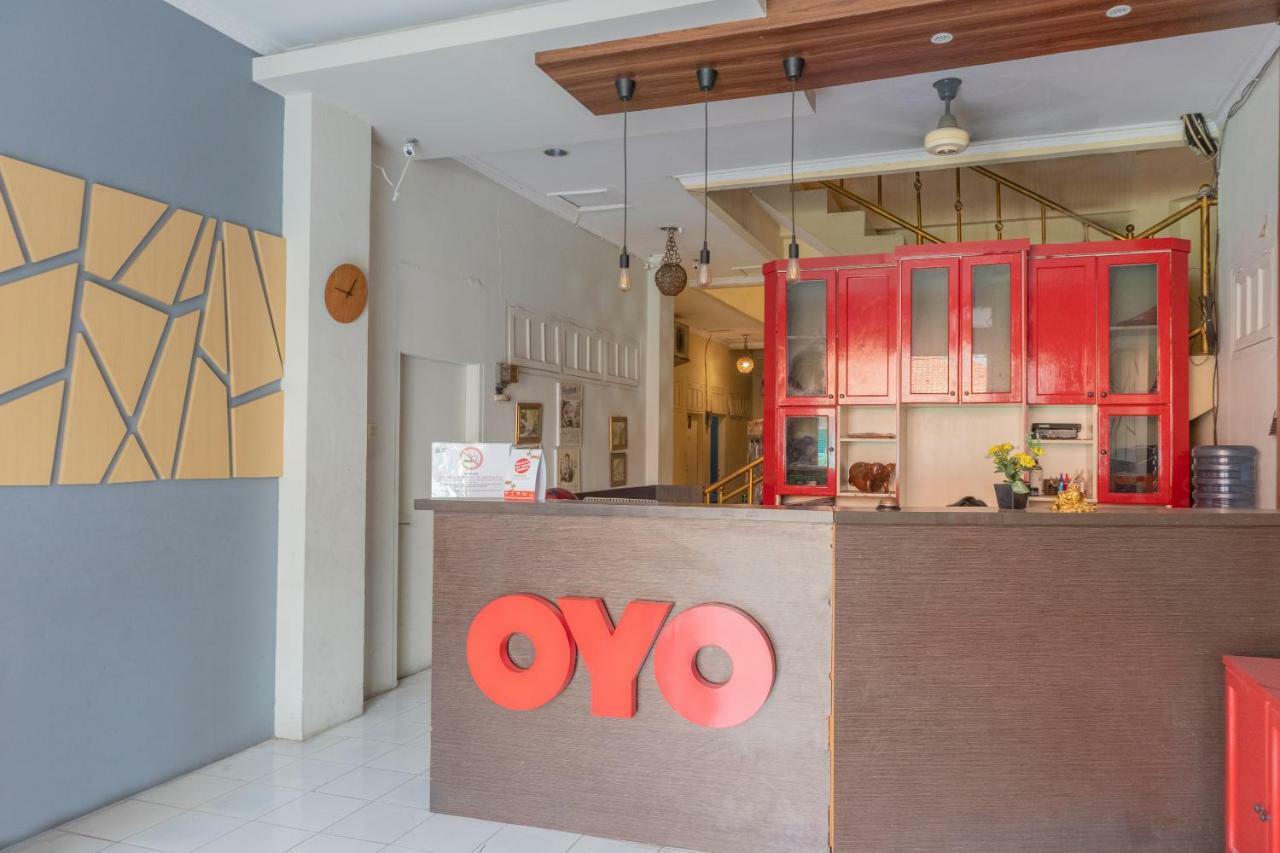 Oyo 1111 Pasar Baru Inn Jakarta Exterior photo